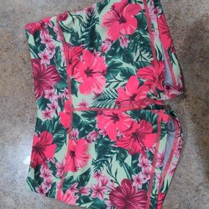 Hibiscus booty shorts